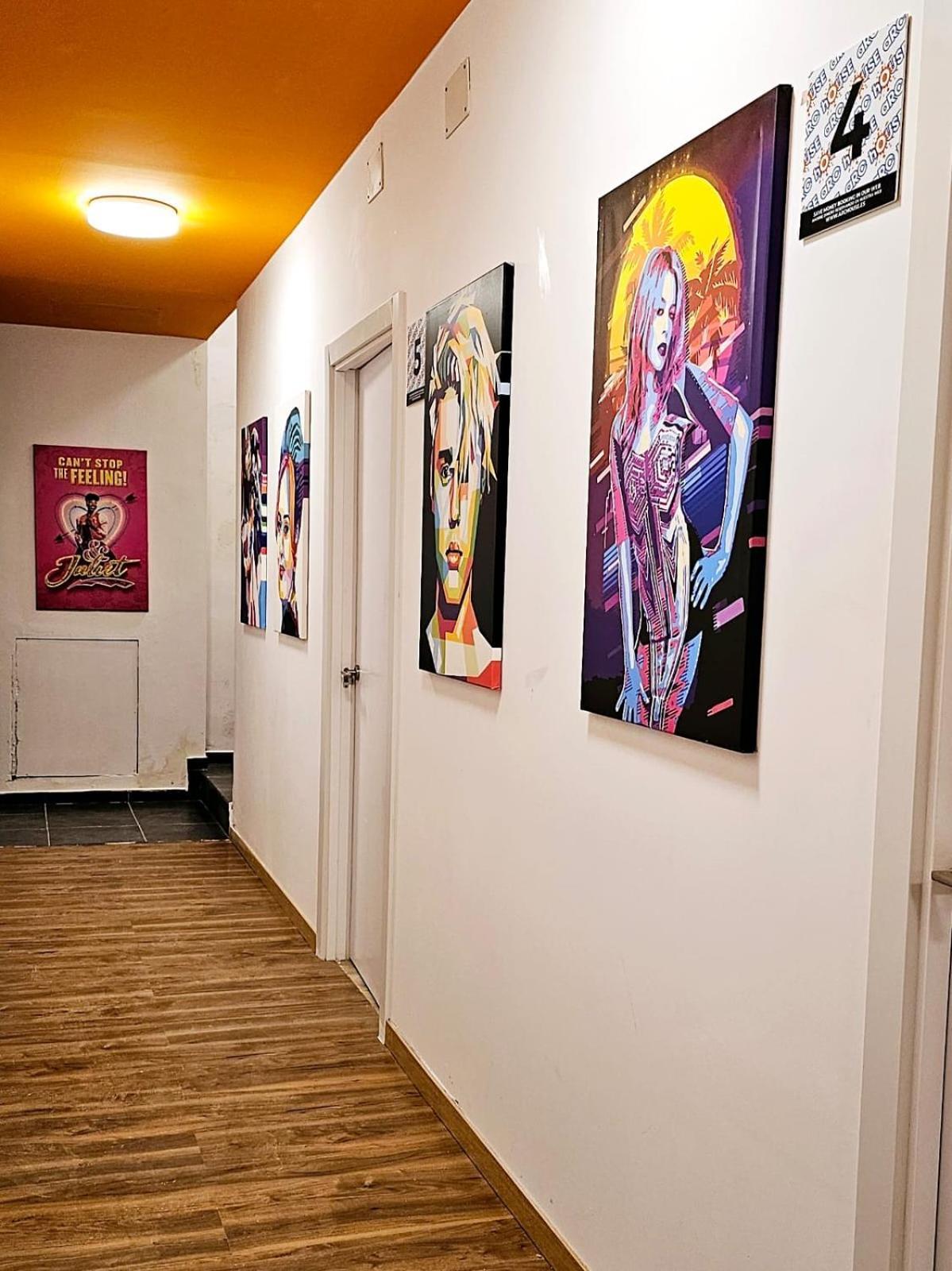 Arc House Pop Art Hostel มาดริด ภายนอก รูปภาพ